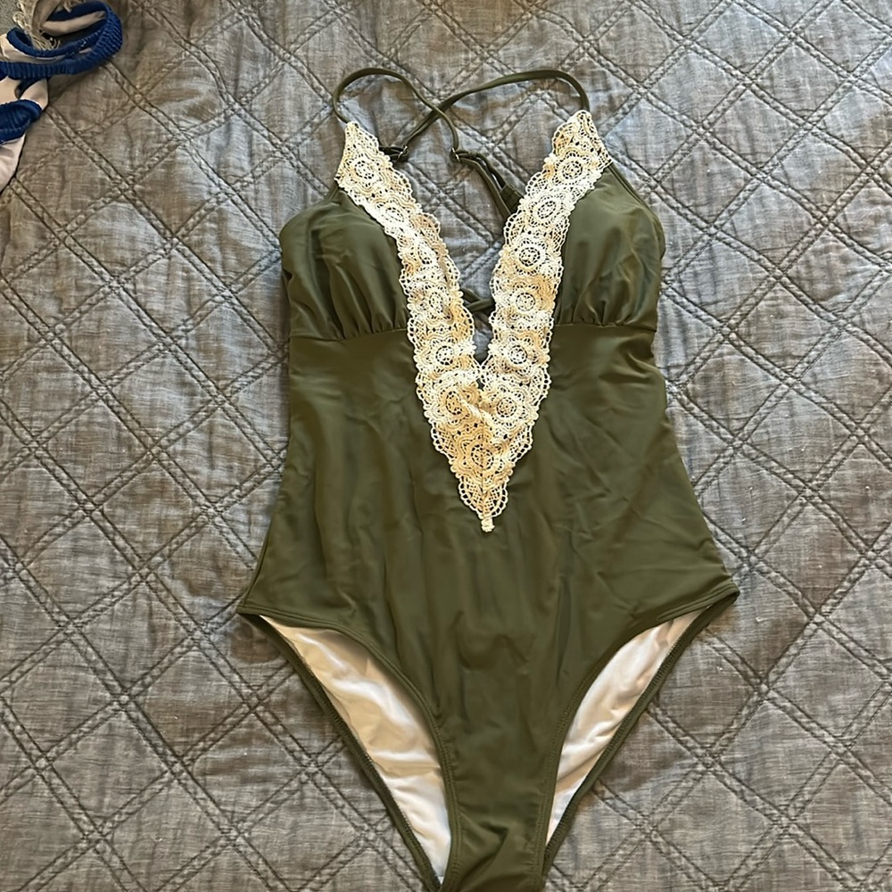 One Piece Deep V Lace Cut Out - Picture 5 of 8